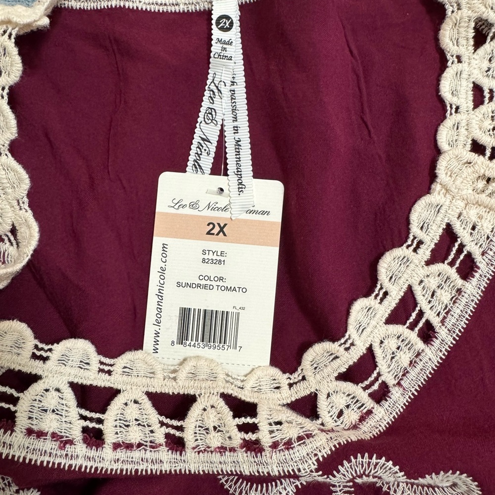 NWT Leo and Nicole Woven Embroidered Scalloped Lace Trim Blouse Size 2X - Picture 5 of 9